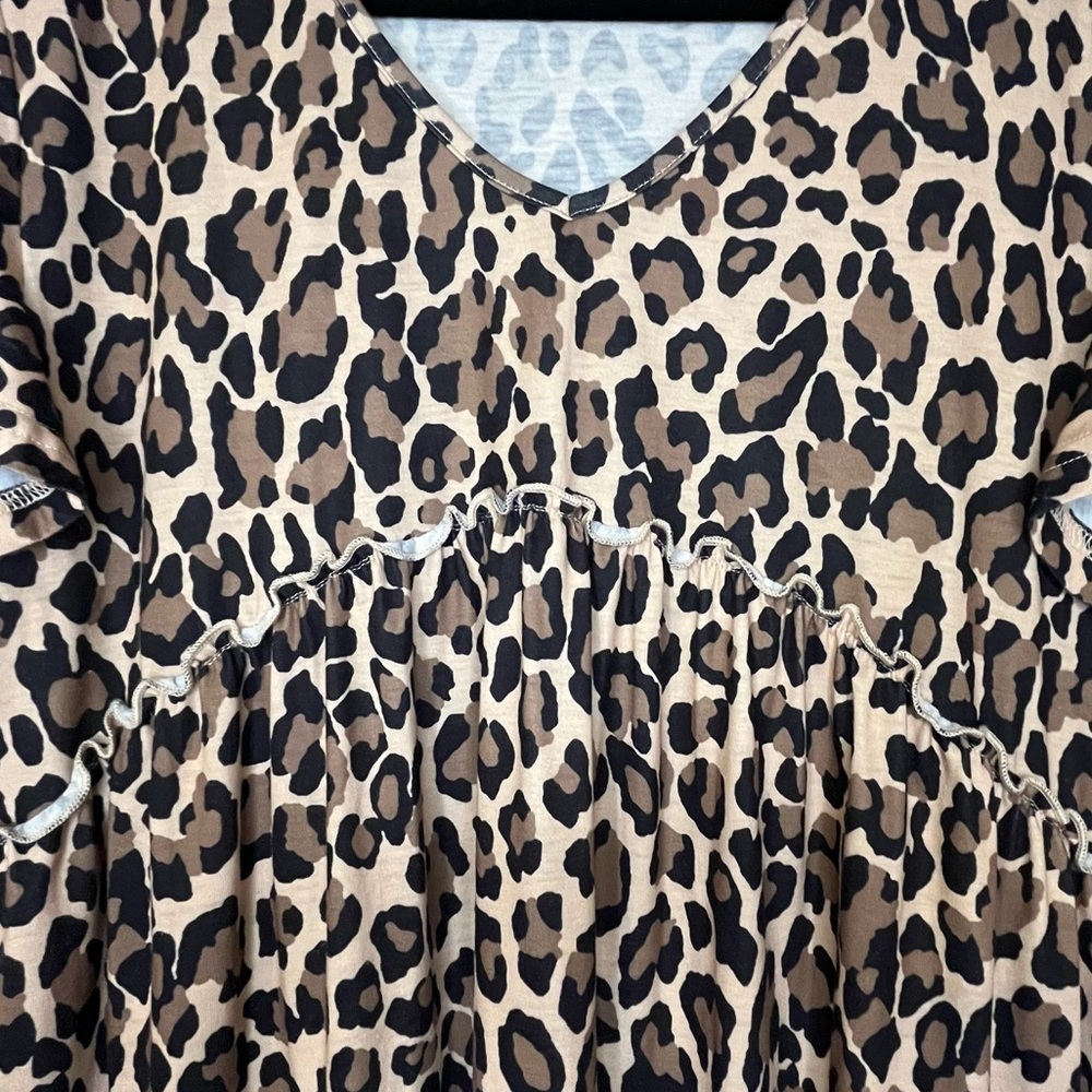 NWT Dress L Ruffle Empire Waist Animal Print V-Neck Short Sleeve Loose Fitting - Picture 3 of 12